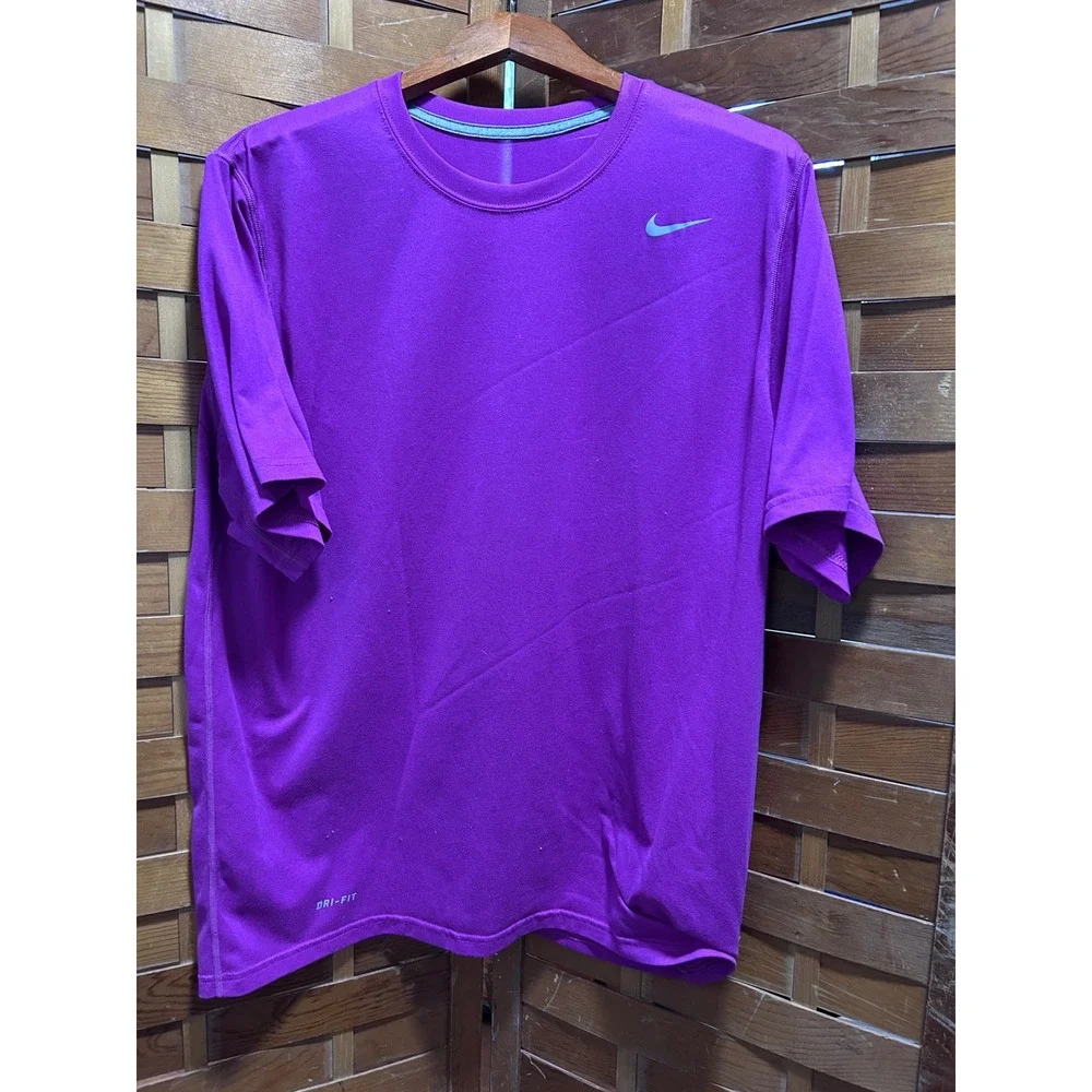 Nike Dri-FIT Men's Purple Athletic T-Shirt Size XL Fushia‎ not purple